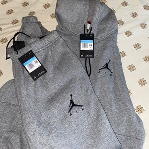 Men’s M Jordan Jumpman sweatpants and sweatshirt